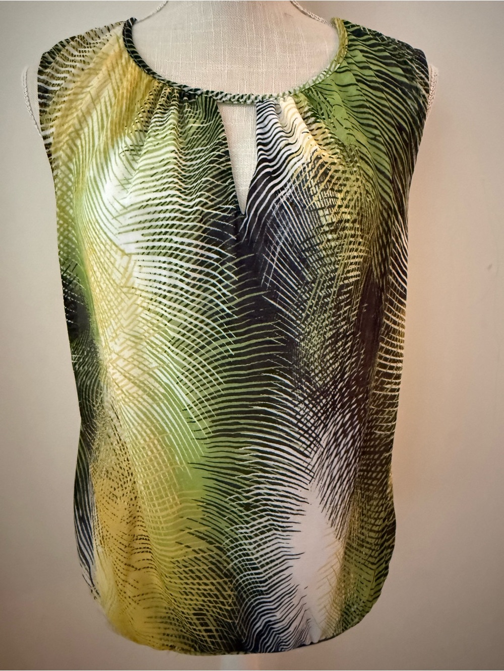 Worthington Green & Yellow Printed Sleeveless Keyhole Cami